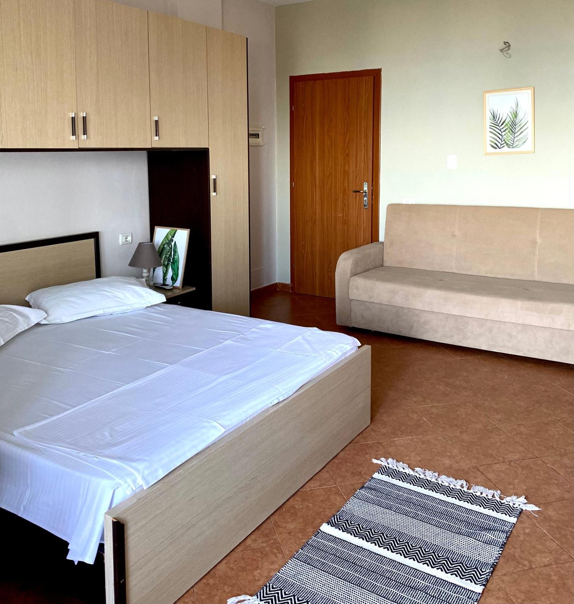 Memory Apartments Драч Екстериор снимка